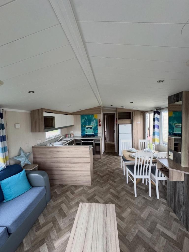 SITED STATIC CARAVAN FOR SALE BY THE COAST — photo 3