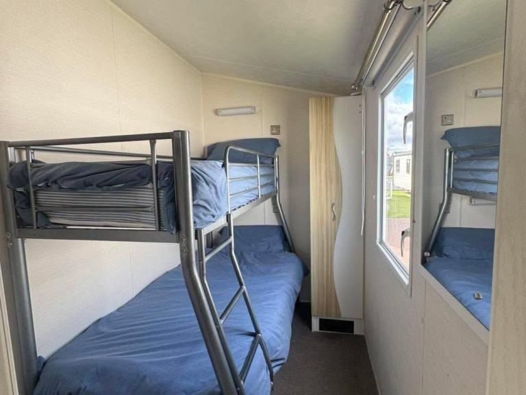 REDUCED PRICE STATIC CARAVAN FOR SALE LYONS ROBIN HOOD HOLIDAY PARK — photo 2