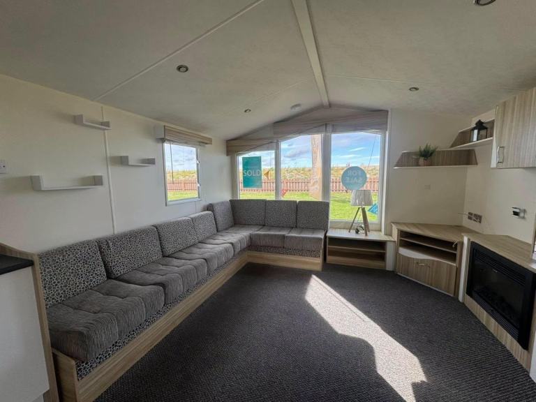 REDUCED PRICE STATIC CARAVAN FOR SALE LYONS ROBIN HOOD HOLIDAY PARK — photo 7