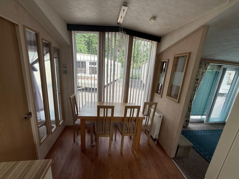 Static caravan Willerby Evolution 39x13 2bed DG/CH - Free UK Delivery — photo 10