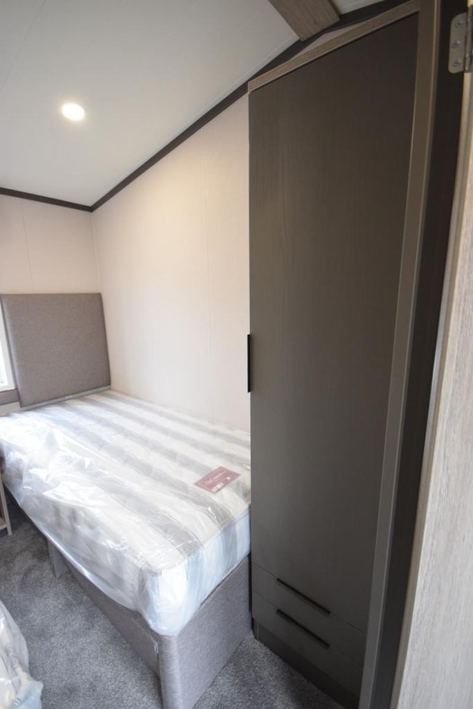 NEW Victory Lakewood Lodge BS3632 | 42x14 | Residential Mobile Home — photo 17