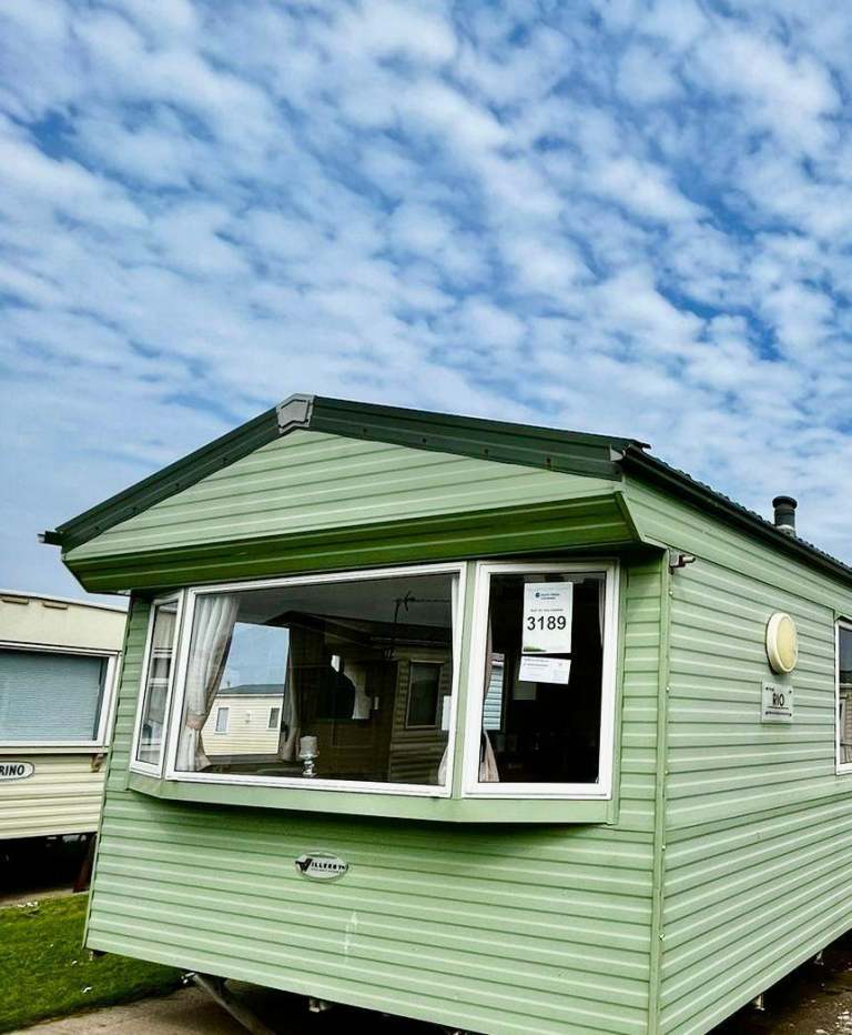 CHEAPEST STATIC CARAVAN, ON NO AGE LIMIT PARK. NORTH WALES, TOWYN.