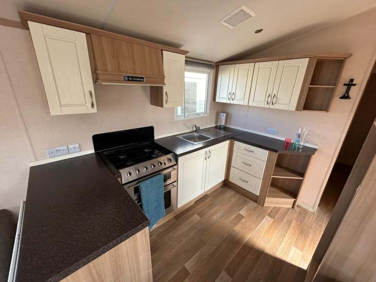 STUNNING STATIC CARAVAN, LONG SEASON, FREE 2024 SITE FEES, TOWYN NORTH WALES, NO — photo 8