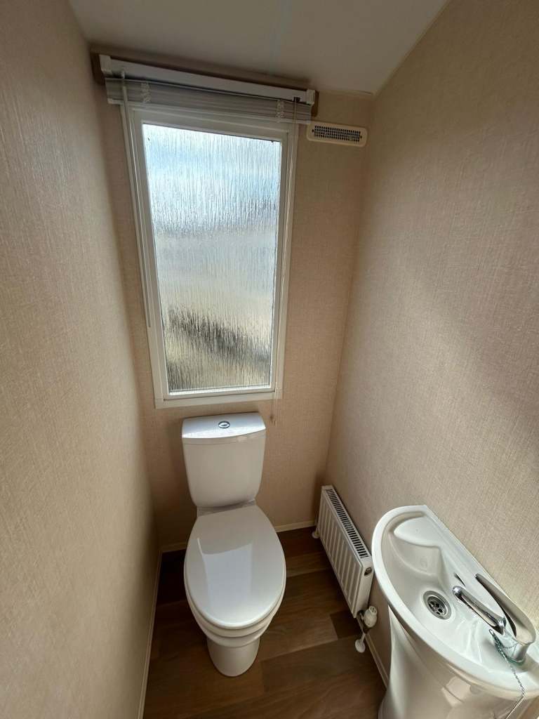 STUNNING STATIC CARAVAN, LONG SEASON, FREE 2024 SITE FEES, TOWYN NORTH WALES, NO — photo 11