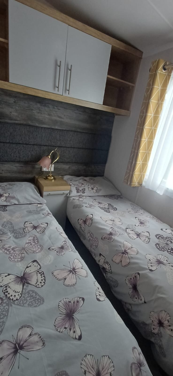 Swift Margaux 38ft by 12ft, 2 bed, 6 berth, static caravan, excellent condition as new. Waldegraves holiday park Essex. — photo 9